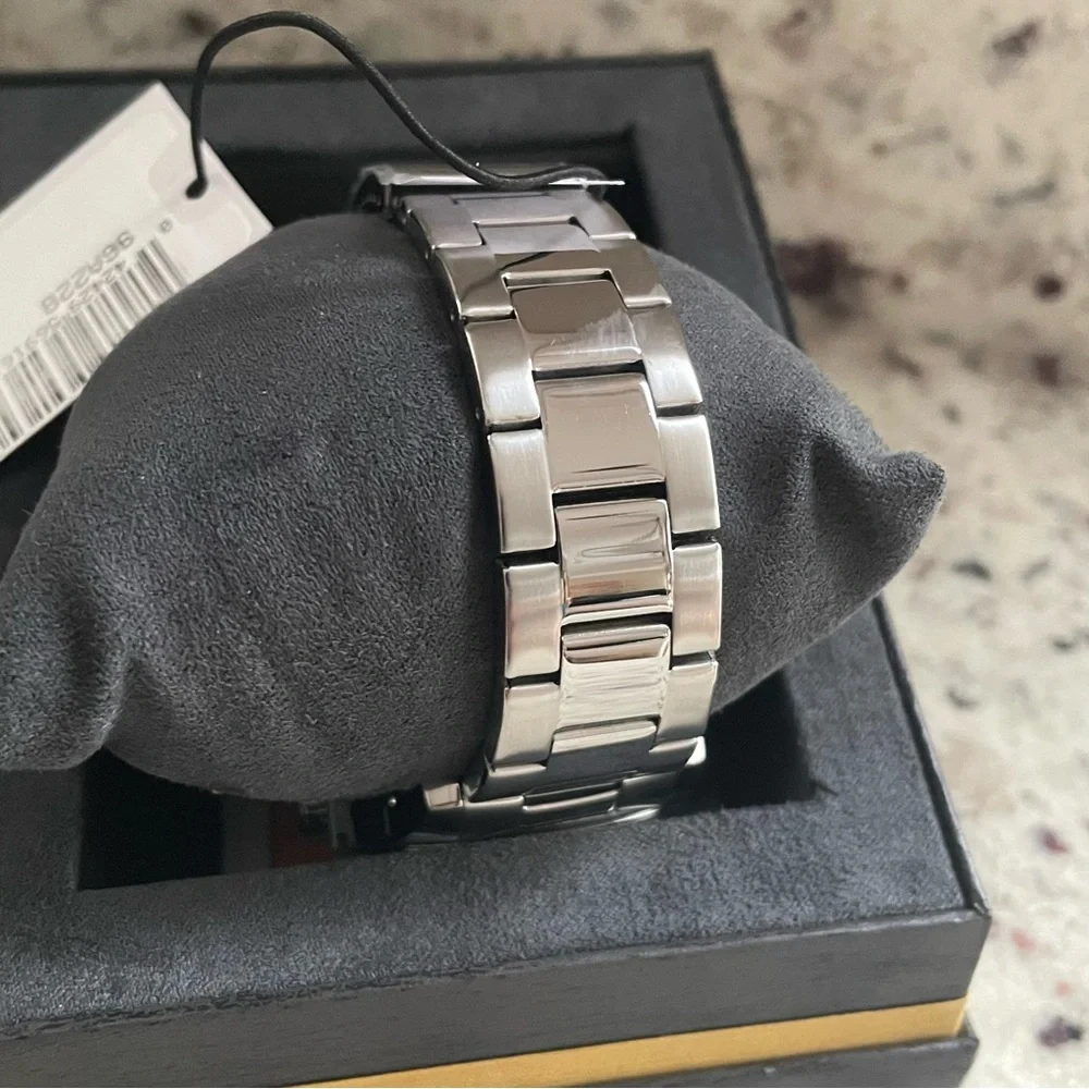 Bulova Men’s Classic Silver Watch with Blue Dial Style 96A228 BRAND NEW IN BOX - Picture 6 of 8